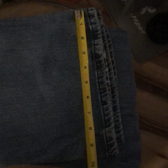 AMERICAN EAGLE HIPSTER STRETCH Jeans Relaxed fit. Size 4. Wider leg. 31”… - Picture 7 of 7